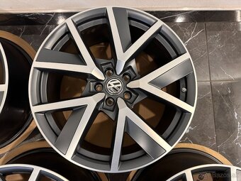 original kolesa VW Touareg III CR r20 760601025Q - 3