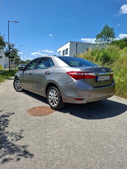 Toyota Corolla sedan 1.6 Style - 3