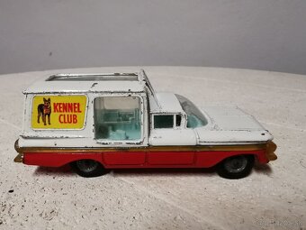 Corgi Chevrolet Impala Kennel pick up - 3