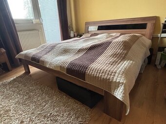 Manželská postel s nočnými stolíkmi - 3