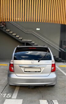 Honda FR-V - 3