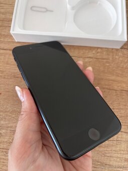 iPhone SE 2022 64GB - 3