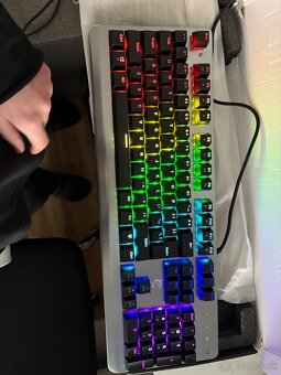 Herná mechanická klávesnica - 3