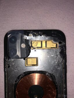 Predám iPhone 11 64GB - 3