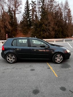 Predám Volkswagen golf 5 1.6 - 3