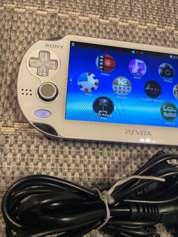 PS VITA PCH-1001 - OLED biela +4gb - 3