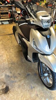 Piaggio Beverly 400 - 3