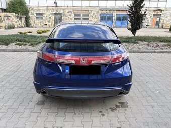 Predám Hondu Civic 1.8 Automat - 3