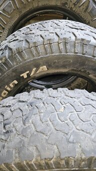 Pneu 245/70 R16 - 3