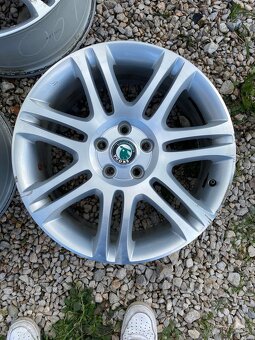 Skoda superb R18 - 3
