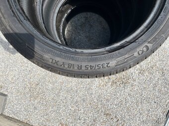 225/45R18 Barum - 3