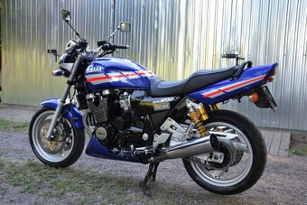 YAMAHA XJR 1200SP CHRISTIAN SARRON REPLIKA - 3
