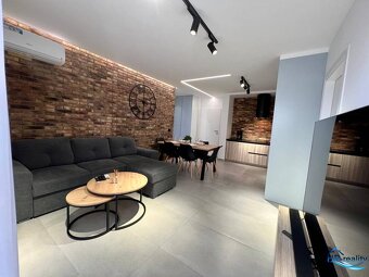 Sarandë - zariadený apartmán, výhľad na more, garážové státi - 3