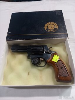 Predám revolver zn.Taurus - 3