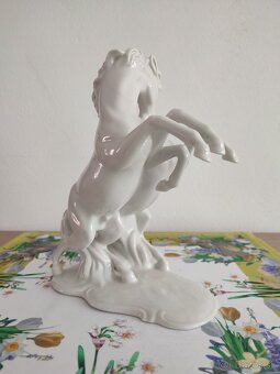 Schaubach kone porcelánová soška - 3