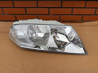ŠKODA OCTAVIA 2 PRED FL 2004-2010 PREDNÉ SVETLÁ REFLEKTORY - 3