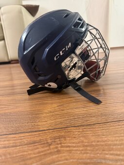 Hokejova prilba - 3