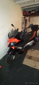 Aprilia SR Max - 3