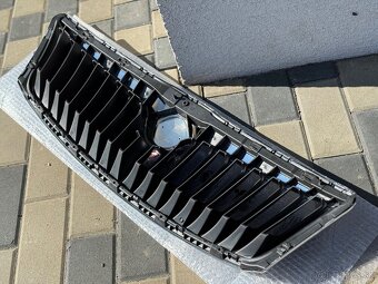Predám úplne novú masku Škoda Octavia 2 lift - 3