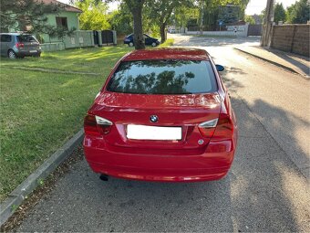 Predám BMW E90 318d 90kw r.v2008 - 3