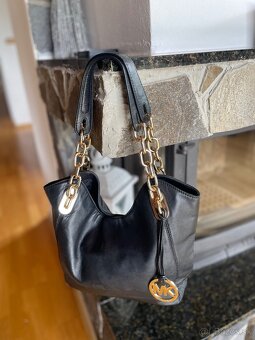 Michael Kors čierna kožená kabelka - 3