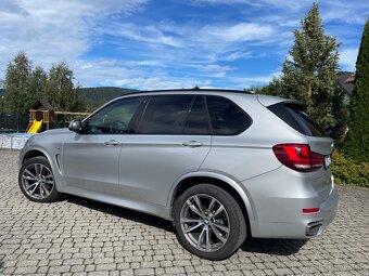 BMW X5 xDrive30d - top - 3