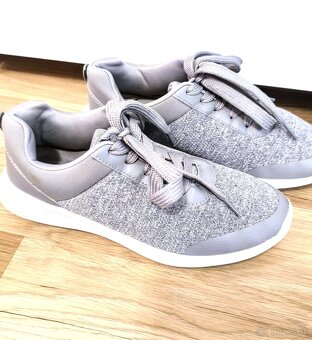 dámske tenisky s PAMÁŤOVOU PENOU č.39 - 3