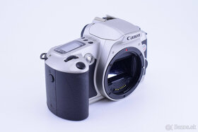 Canon New EOS Kiss + Canon EF 35-135mm f4 - 3