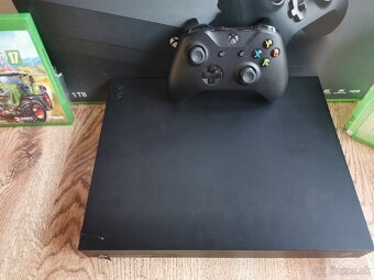 Xbox One X 1TB - 3