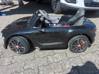 Elektrické auto Bentley EXP12 - 3