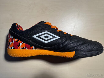 Predám halové tenisky UMBRO Printed Junior - 3