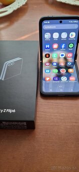Samsung Galaxy Z Flip6 - 3