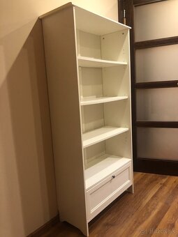 Knižnica Ikea - 3