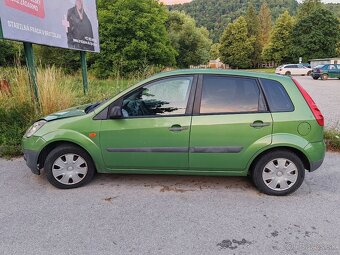Predám na náhradné diely ford fiesta 2007 - 3