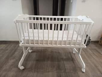 Biela kolíska na kolieskach s matracom - 3