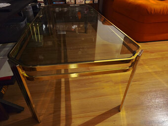 Zlaty skleneny stolik - 3