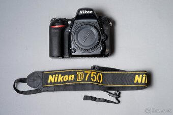 Nikon D750 telo - 3
