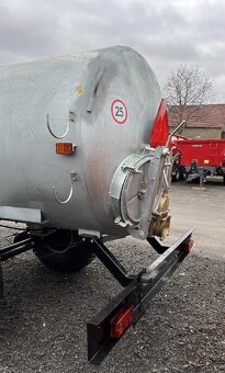 Cisterna fekální vůz - 3