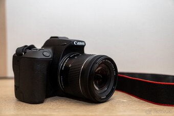 Zrkadlovka Canon EOS 250D s dvomi objektívmi - 3