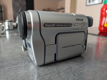 Sony DCR TRV255e - 3