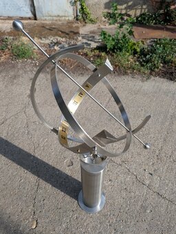 Celonerezove slnecne hodiny s mosadznym cifernikom - 3