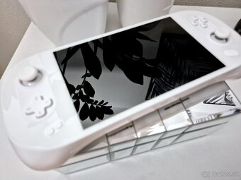 GPD Win 4 a AYANeo 2 - 3