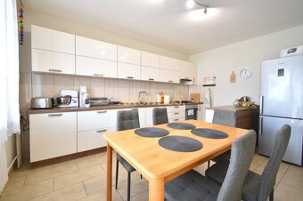 3D /EXKLUZÍVNE / RODINNÝ DOM, HUNCOVCE (KEŽMAROK), 540m2 - 3