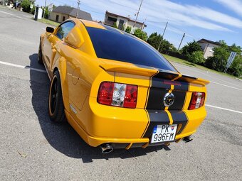 Ford Mustag GT 4,6 V8 - 3