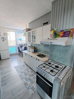 Topoľčany - 3 izbový byt s 3 balkónmi - pôvodný stav - 3
