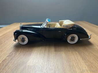 Mercedes-benz 300S 1:18 Maisto - 3
