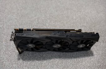 ASUS ROG STRIX GAMING GTX 1080 8 GB - 3