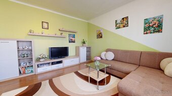 PINK Reality - NOVÁ CENA - na predaj poschodový rodinný dom - 3