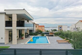 Chorvátsko, luxusná vila 120 metrov od mora. - 3