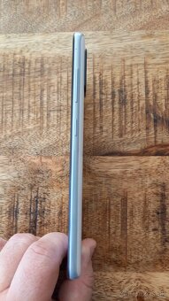 Samsung Galaxy a41 - 3